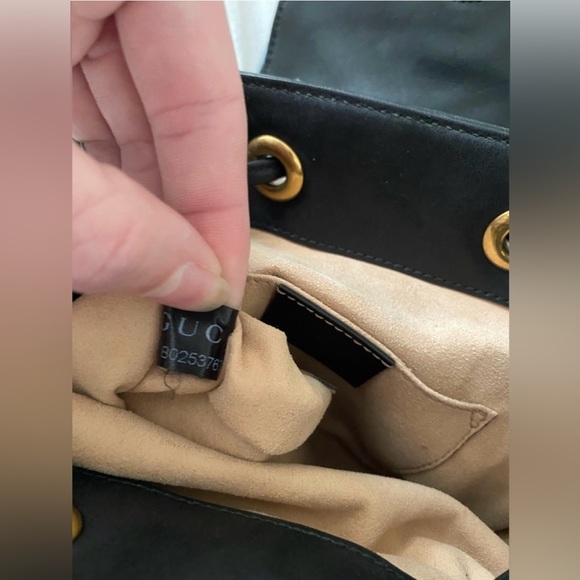 COPY - Gucci GG Marmont Drawstring Backpack Matelasse Leather (black) - Picture 4 of 8